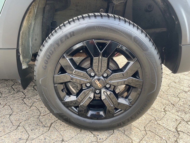 Fahrzeugabbildung Duster +++4WD+++AHK+++ Bild 22 von 50