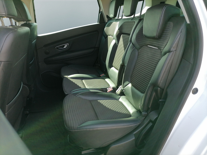 Fahrzeugabbildung Grand Scenic 1.7 BLUE dCi 120 Bild 9 von 15