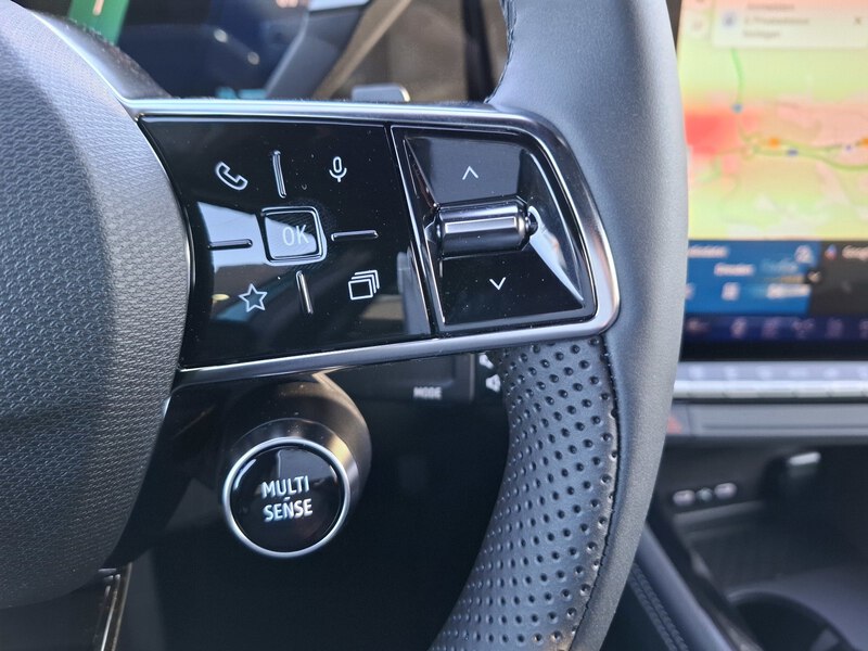 Fahrzeugabbildung Austral Techno Full Hybrid E-Tech 200 Bild 23 von 44