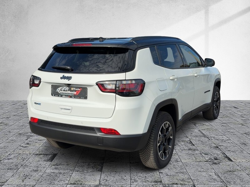 Fahrzeugabbildung Compass  High Upland Plug-In Hybrid 4xe Bild 4 von 15