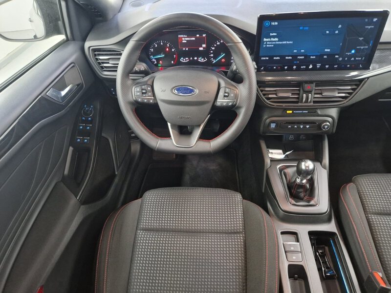 Fahrzeugabbildung Focus 1.0 EcoBoost ST-Line Turnier SYNC4 Bild 13 von 25