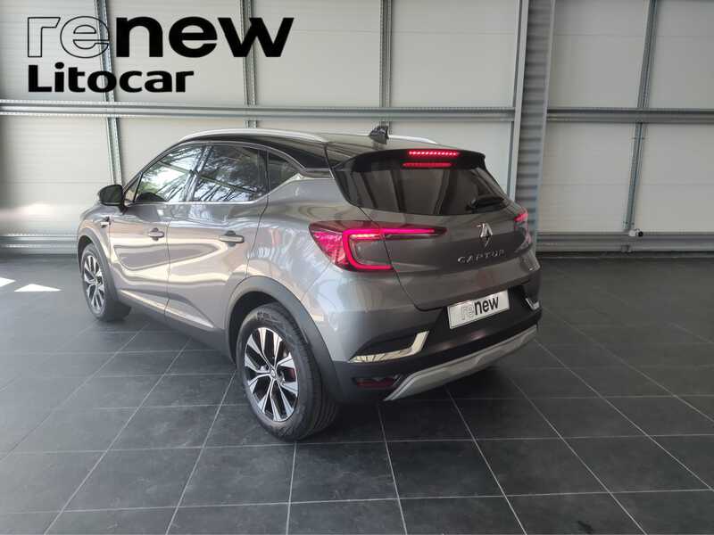 RENAULT Captur Techno — photo 3