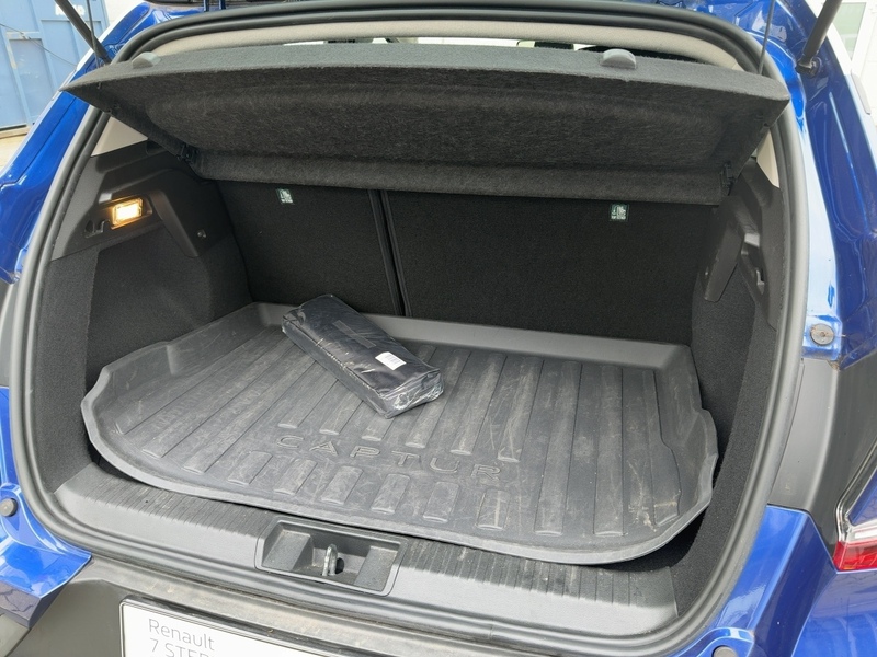 Fahrzeugabbildung Captur Automatik Bild 6 von 16
