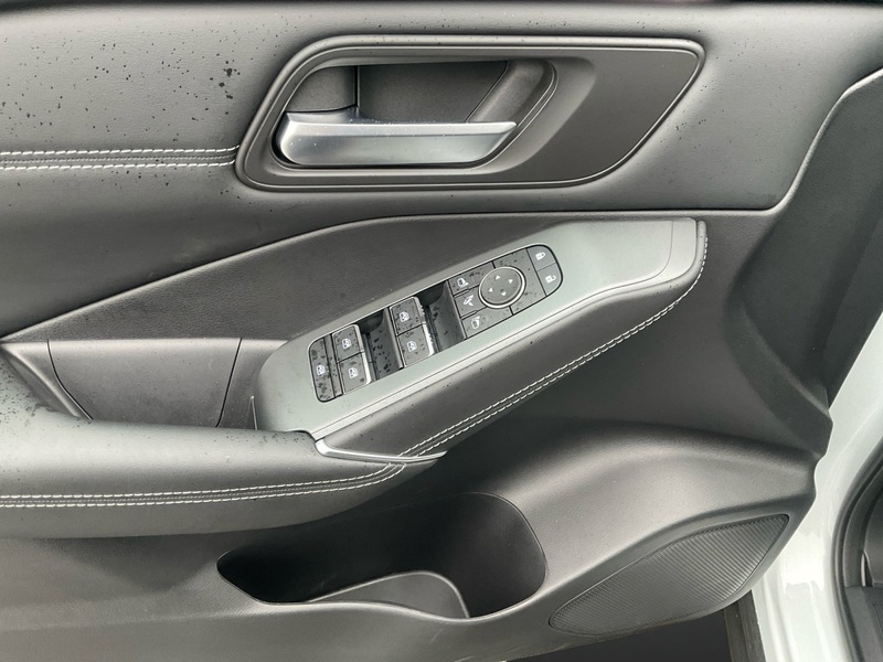 Fahrzeugabbildung Qashqai 1.3DIG-T N-Connecta /Sitzh./Navi/Kamera Bild 14 von 17