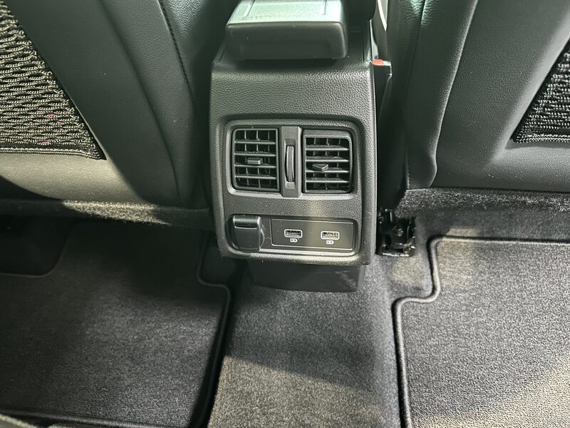 Fahrzeugabbildung Captur INTENS E-TECH Plug-in 160  Bild 15 von 50