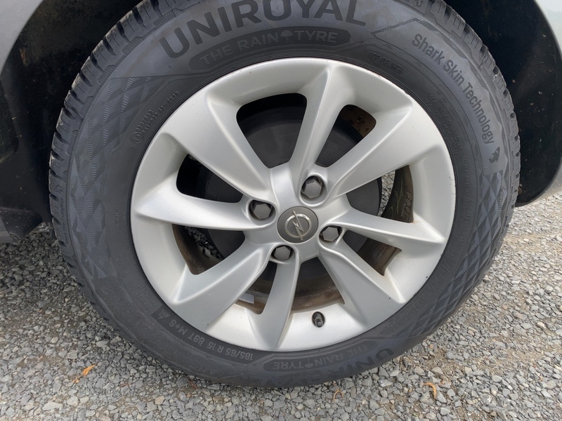 Fahrzeugabbildung Corsa 1.4 ON ecoFlex 90PS Bild 12 von 21