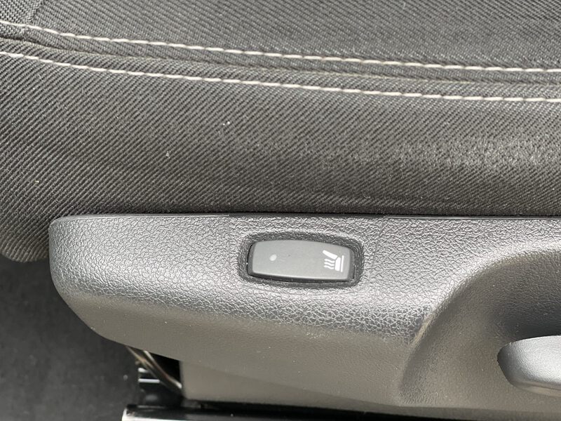 Fahrzeugabbildung Trafic Grand Combi Entry dCi 170 PS EDC Bild 26 von 41