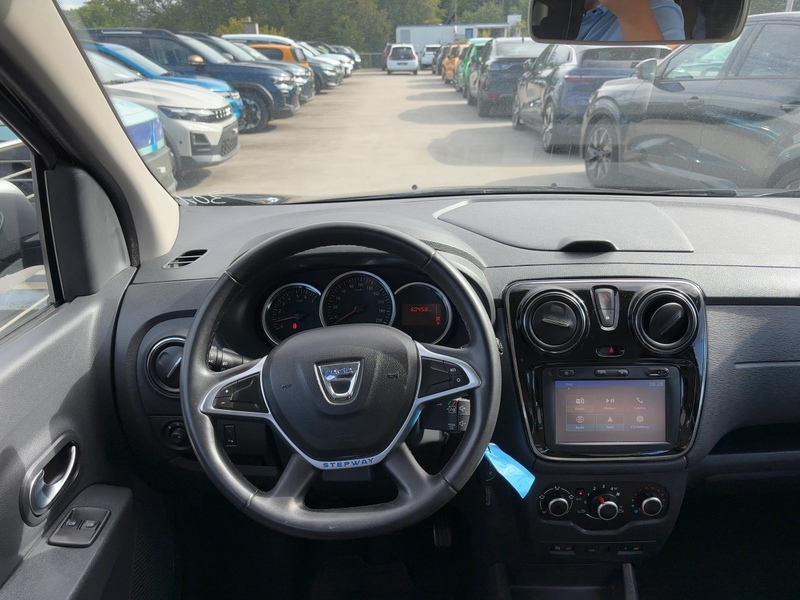Fahrzeugabbildung Lodgy Stepway SCe 100 7-Sitzer Bild 7 von 15