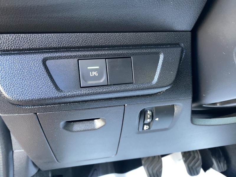 Fahrzeugabbildung Sandero Stepway Expression TCe 100 ECO-G Bild 12 von 19
