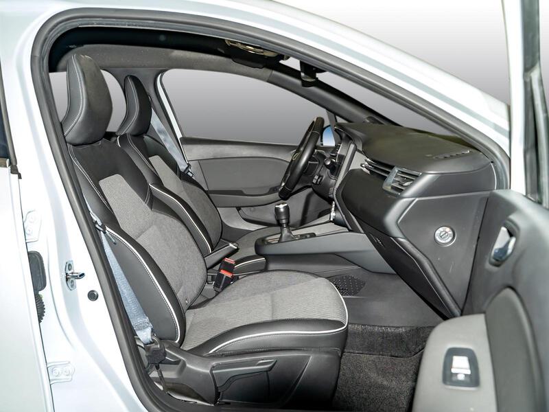 Fahrzeugabbildung Clio PDC KLIMA BT ZV SERVO Bild 3 von 15