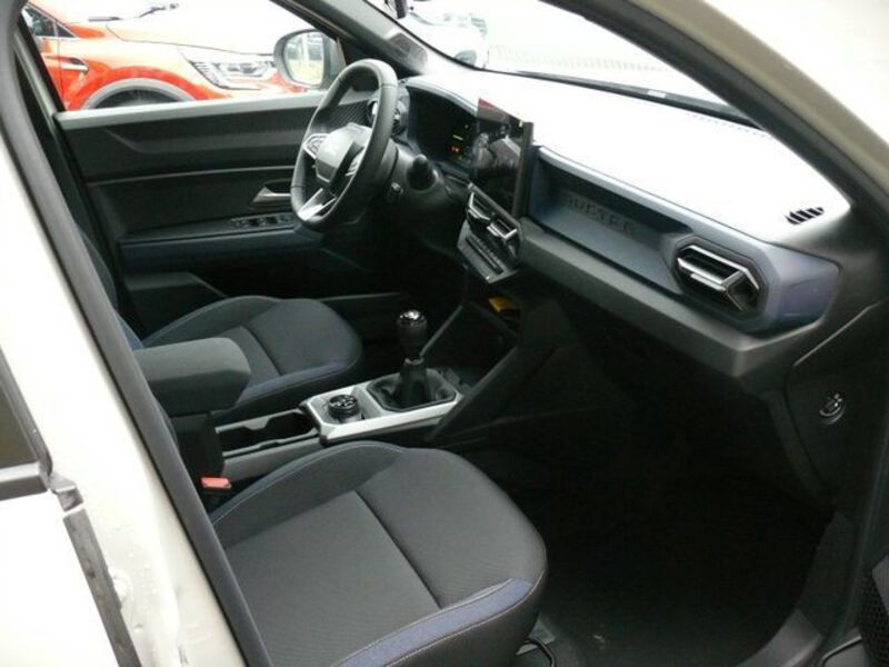 Fahrzeugabbildung Duster DUSTER Journey mild hybrid 1 Bild 20 von 30