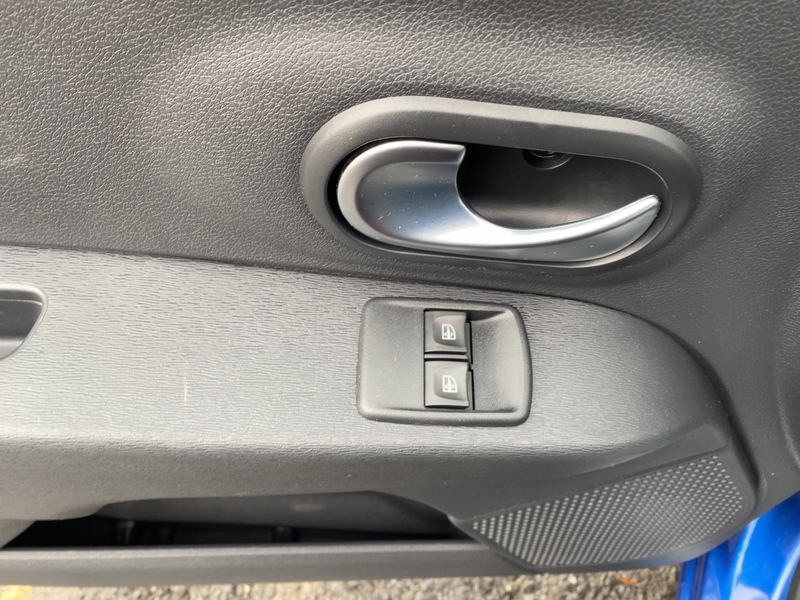 Fahrzeugabbildung Lodgy Comfort TCe 100 GPF 5-Sitzer Bild 13 von 20