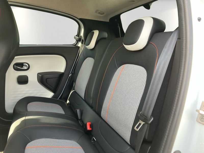 Fahrzeugabbildung Twingo *SHZ/Rückfahrkamera Bild 7 von 17