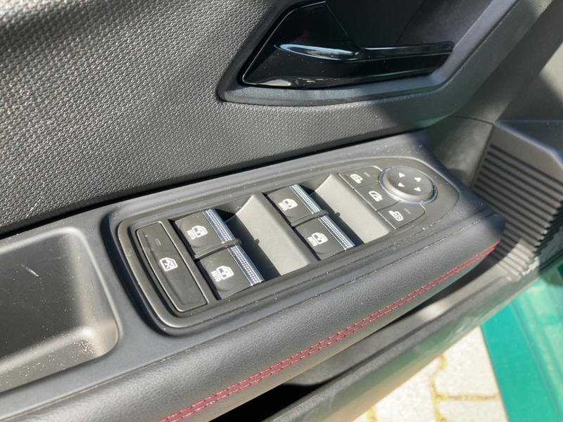 Fahrzeugabbildung Clio Techno Full Hybrid E-Tech 160 Bild 13 von 18