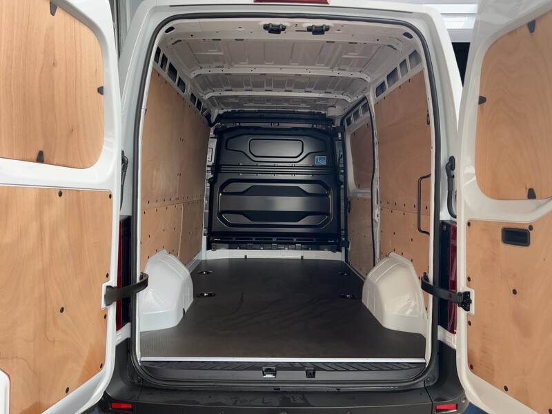 Fahrzeugabbildung Master Kastenwagen FWD Kasten extra L2H2 Bild 21 von 23