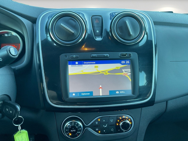 Fahrzeugabbildung Logan TCe 90 MCV Stepway/Navi/Kamera Bild 11 von 17