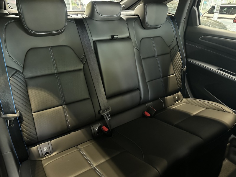 Fahrzeugabbildung Arkana Esprit Alpine E-Tech Full Hybrid 145PS Bild 17 von 50