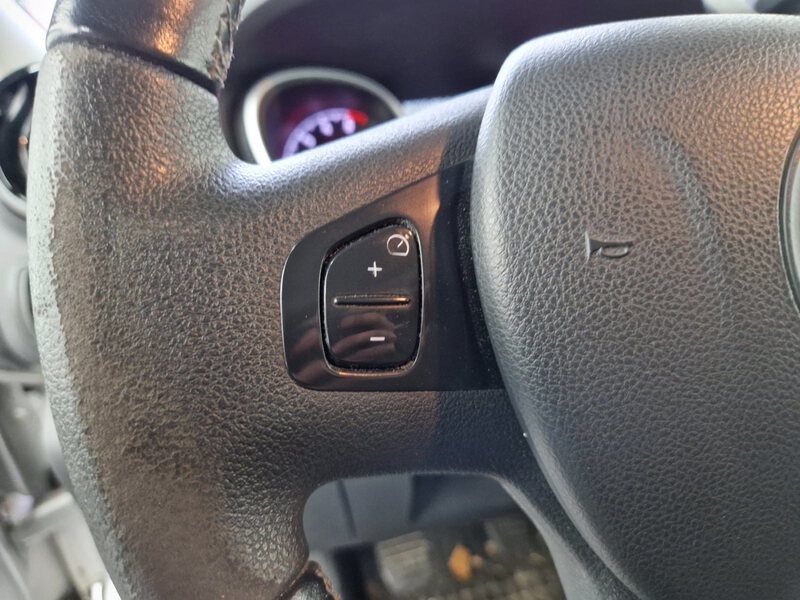 Fahrzeugabbildung Vivaro B Kasten 1.6 CDTI Biturbo L2H1 2.9t AHK Bild 24 von 33