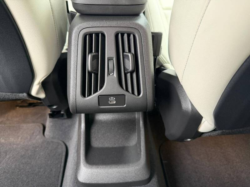 BMW X1 U11