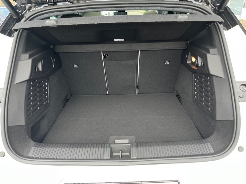 Fahrzeugabbildung Scenic Iconic 220 Long Range CCS Bild 13 von 14