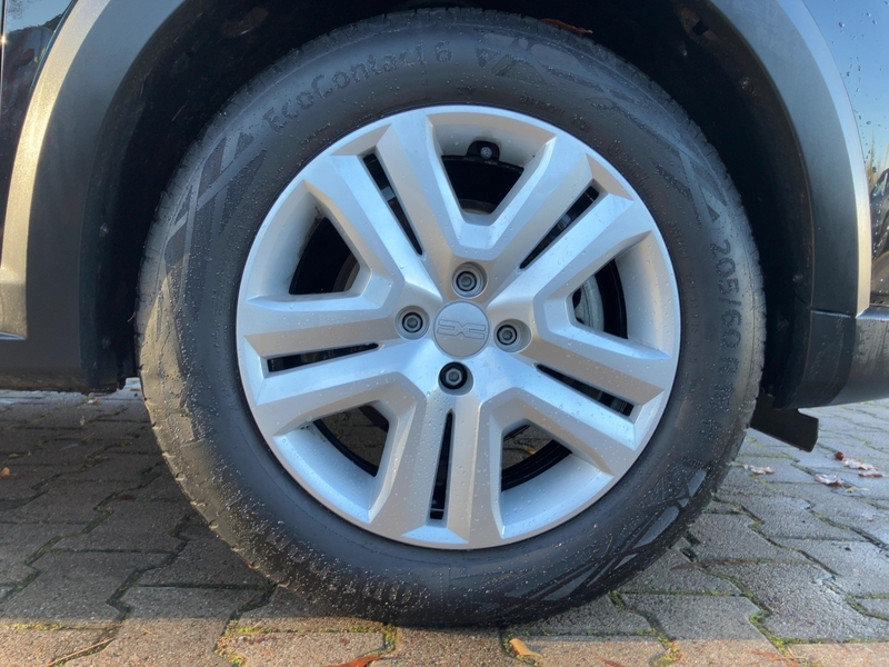 Fahrzeugabbildung Jogger Expression TCe 110 7-Sitzer Bild 6 von 14