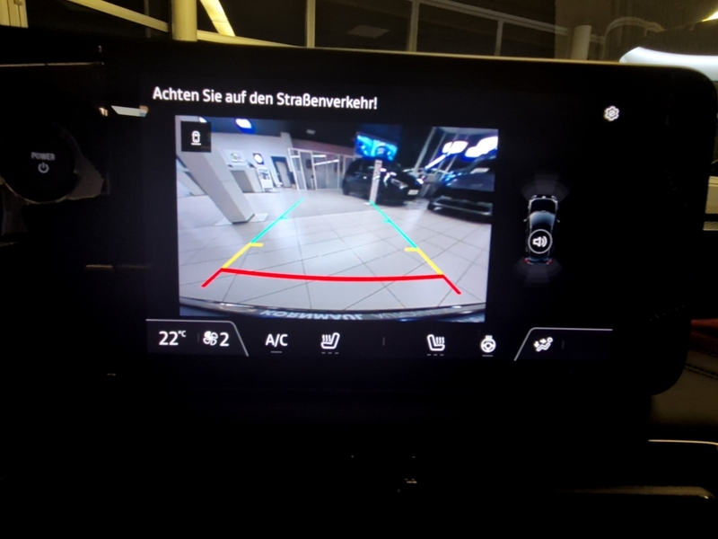 Fahrzeugabbildung Micra Evolve 52 kWh (150PS) Bild 14 von 15