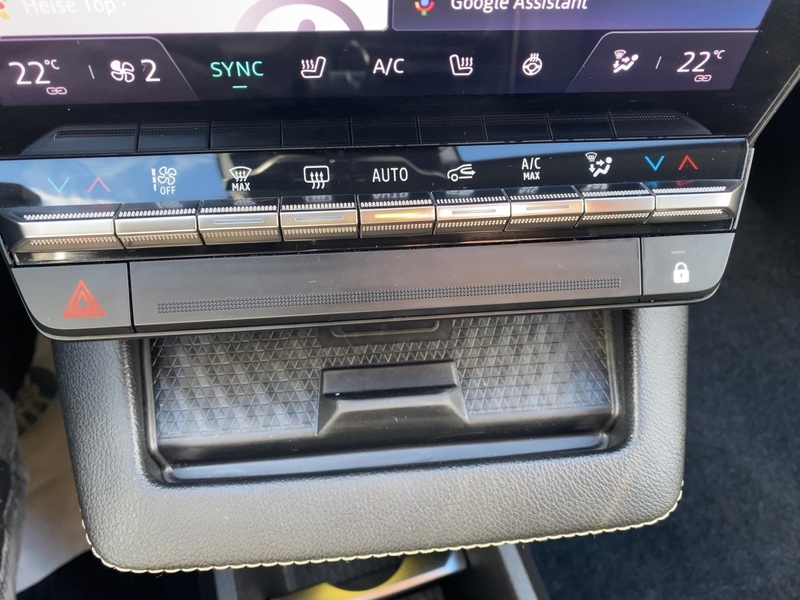 Fahrzeugabbildung Megane E-TECH Iconic 100% elektrisch 218PS Bild 19 von 19
