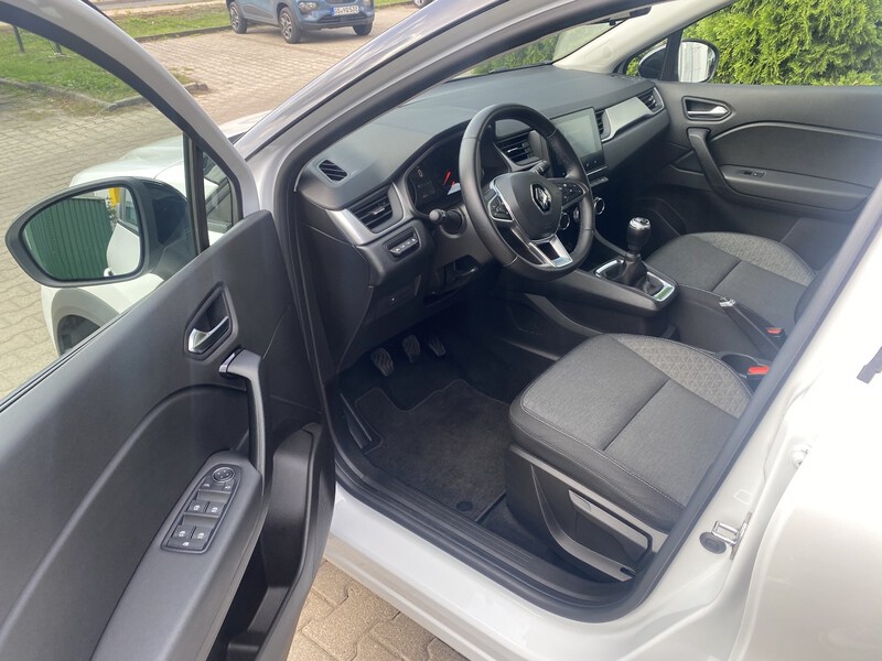 Fahrzeugabbildung Captur EQUILIBRE TCe 140 Bild 10 von 18
