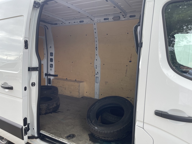 Fahrzeugabbildung Master Kasten L2H2 3,5t Blue dCi 135 PS FWD Bild 12 von 33