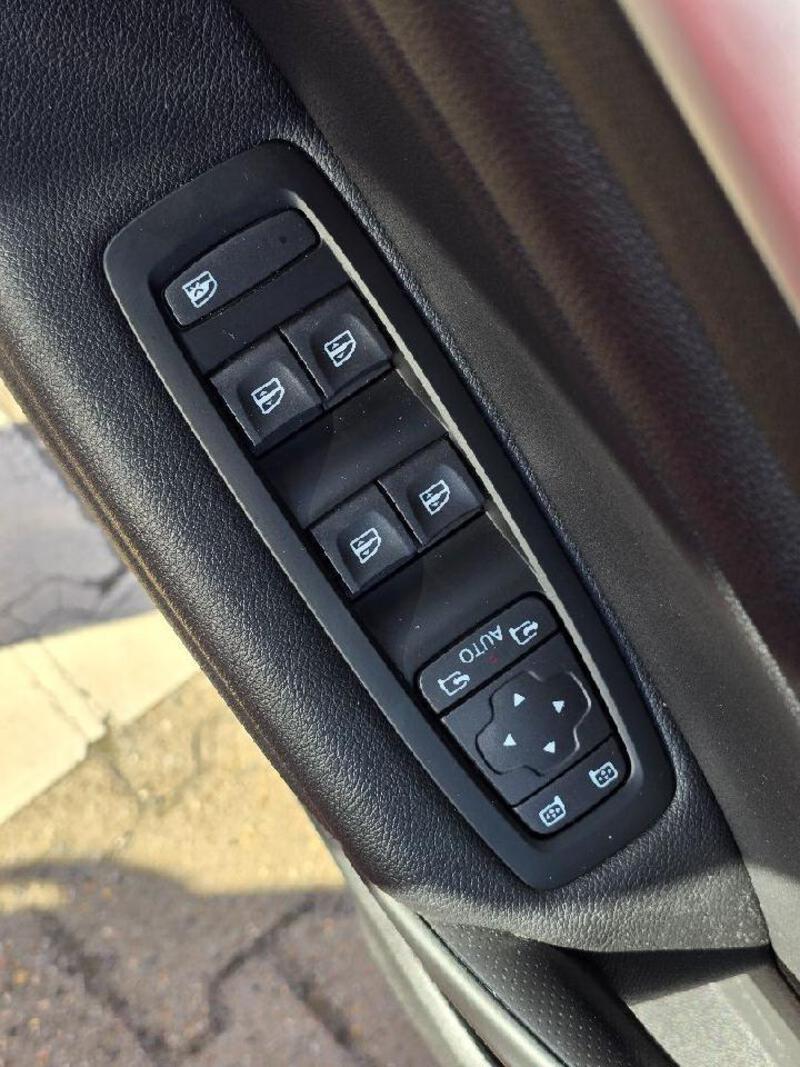 Fahrzeugabbildung Megane IV INTENS TCe 140 Bild 17 von 20
