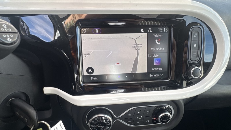 Fahrzeugabbildung Twingo E-Tech 100% elektrisch Bild 12 von 17