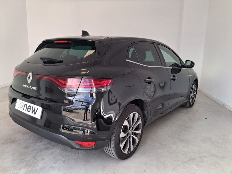 RENAULT Megane 2023 — imagine 2