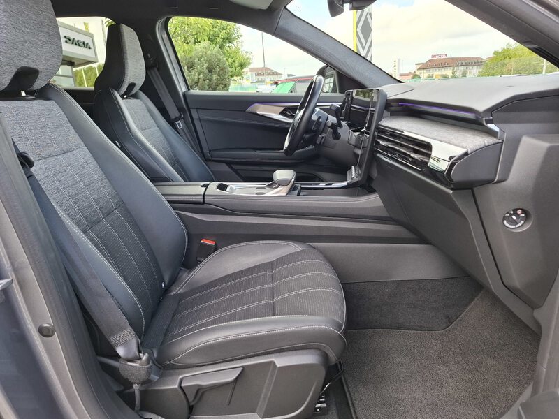 Fahrzeugabbildung Austral Techno Mild Hybrid 160 Automatik Bild 14 von 47