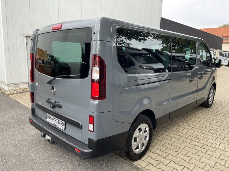 Fahrzeugabbildung Trafic Grand Combi Entry dCi 170 PS EDC Bild 17 von 41