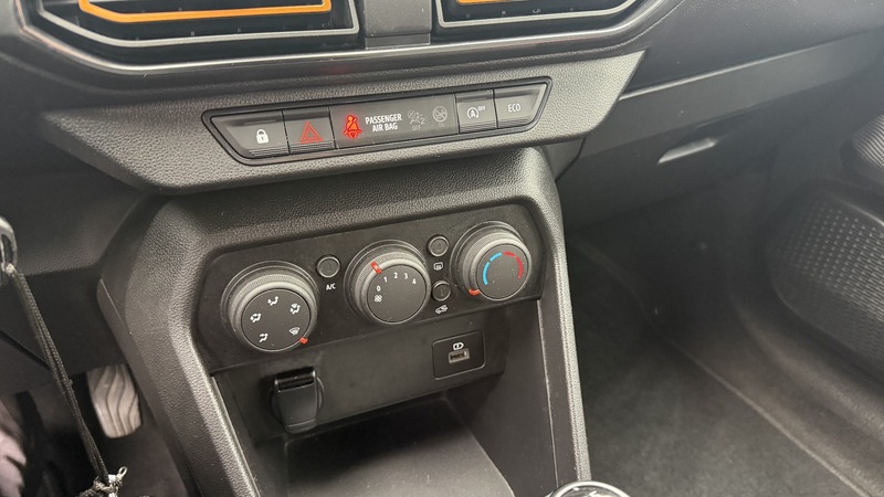 Fahrzeugabbildung Sandero Stepway Comfort TCe 90 Bild 11 von 13