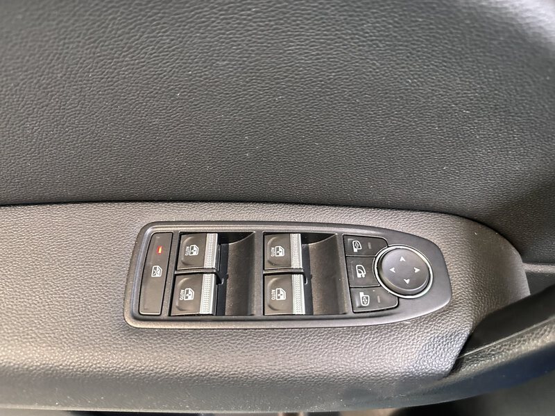 Fahrzeugabbildung Captur INTENS E-TECH Plug-in 160  Bild 30 von 50