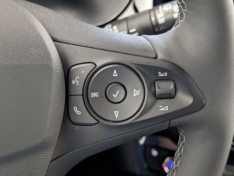 Fahrzeugabbildung Corsa YES 1.2 Turbo LED CarPlay SHZ Bild 27 von 34