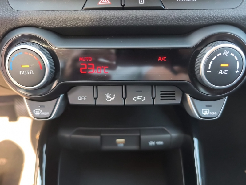 Fahrzeugabbildung Stonic 1.0 T-DGI VISON *KLIMA*CARPLAY*SHZG*ALLW Bild 13 von 17