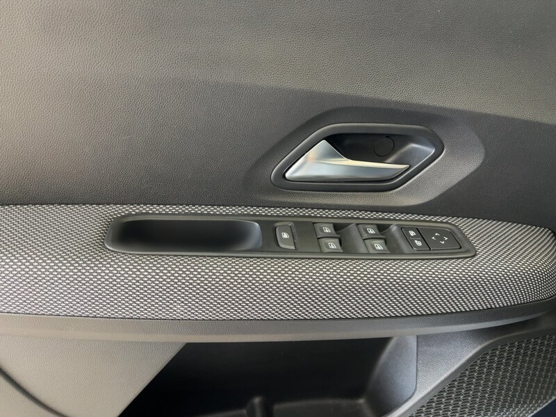 Fahrzeugabbildung Sandero PDC KLIMA keyless-Go Bild 13 von 23