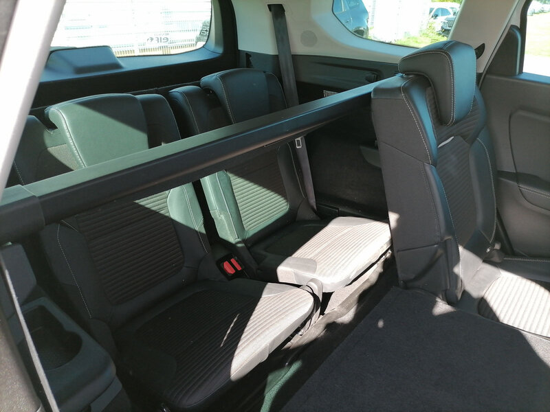 Fahrzeugabbildung Grand Scenic 1.7 BLUE dCi 120 Bild 14 von 15