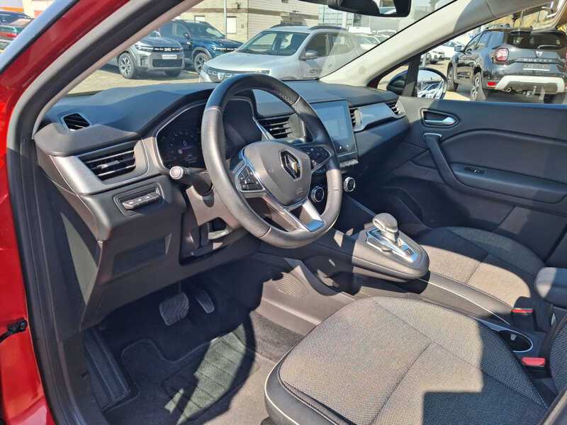 Fahrzeugabbildung Captur INTENS TCe 140 EDC *in Germersheim* Bild 11 von 20
