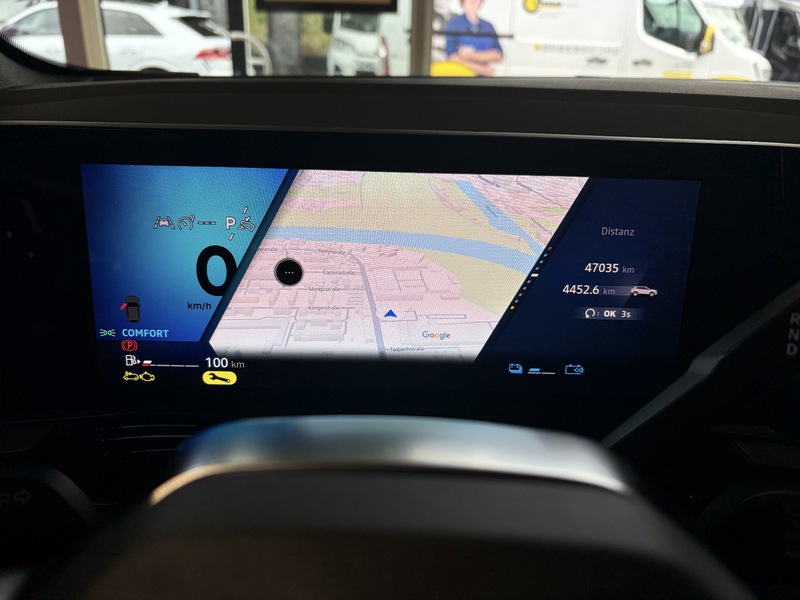 Fahrzeugabbildung Austral Techno Full Hybrid 200 PS Bild 11 von 50