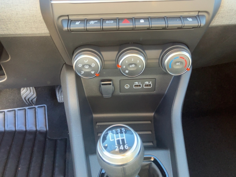 Fahrzeugabbildung Clio Evolution TCe 90 Bild 14 von 20