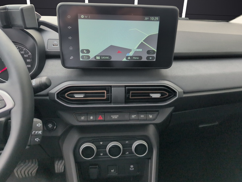 Fahrzeugabbildung Sandero Automatik Sitzheizung Navi Rückfahrkamera Bild 12 von 15