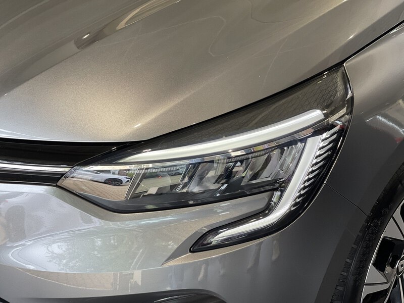 Fahrzeugabbildung Clio EVOLUTION TCe 90 PS X-tronic Bild 6 von 49