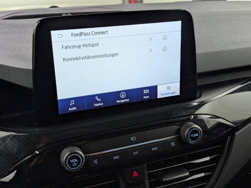 Fahrzeugabbildung Kuga 2.5 PHEV ST-Line X HUD B&O AHK ACC Pano Bild 29 von 45