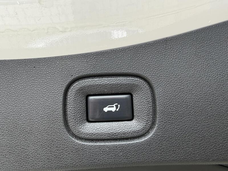 Fahrzeugabbildung Koleos X-Tronic-CVT Bild 15 von 46