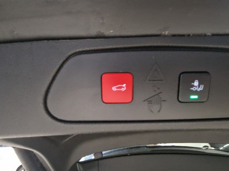 Fahrzeugabbildung Grandland GS 1.2T *LEDER*SHZ*NAVI*RFK* Bild 10 von 18