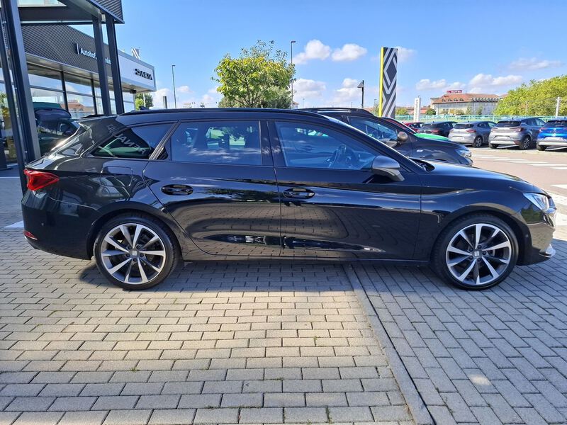 Fahrzeugabbildung Leon Sportstourer FR 1.5 eTSI ACT 110 KW 7G-DSG Bild 5 von 18