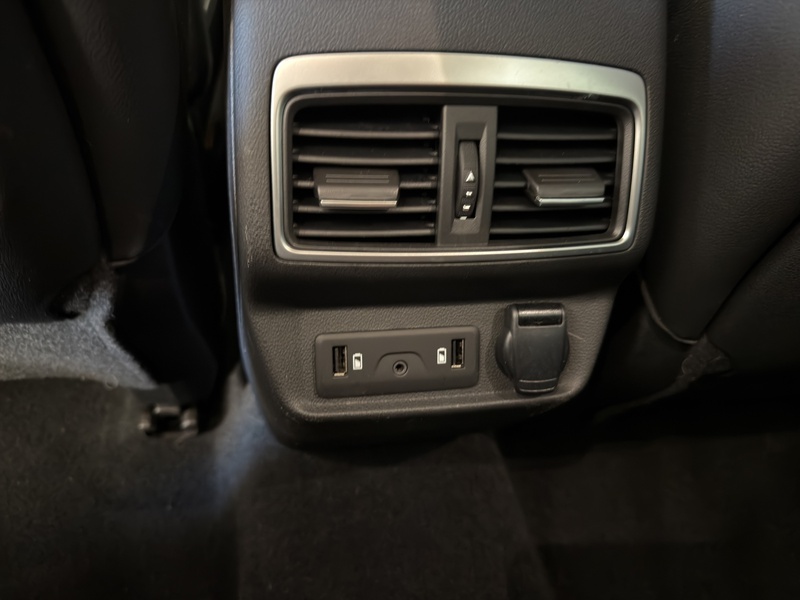 Fahrzeugabbildung Koleos II INTENS TCe 160 EDC INTENS TCe 160 EDC Bild 14 von 22